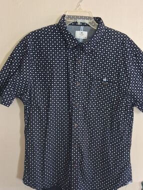 Men's Navy Short-Sleeve Printed Button-Down Shirt